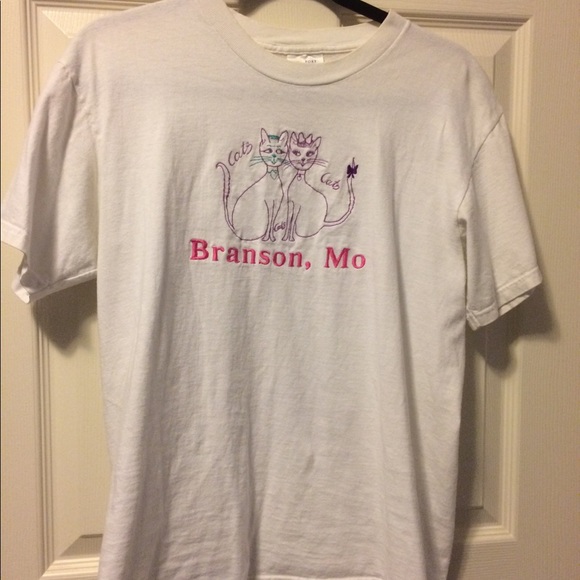 Embroidered Cats T-Shirt Branson MO Souvenir Cute Purple, Green, Pink, White Med - Picture 2 of 4